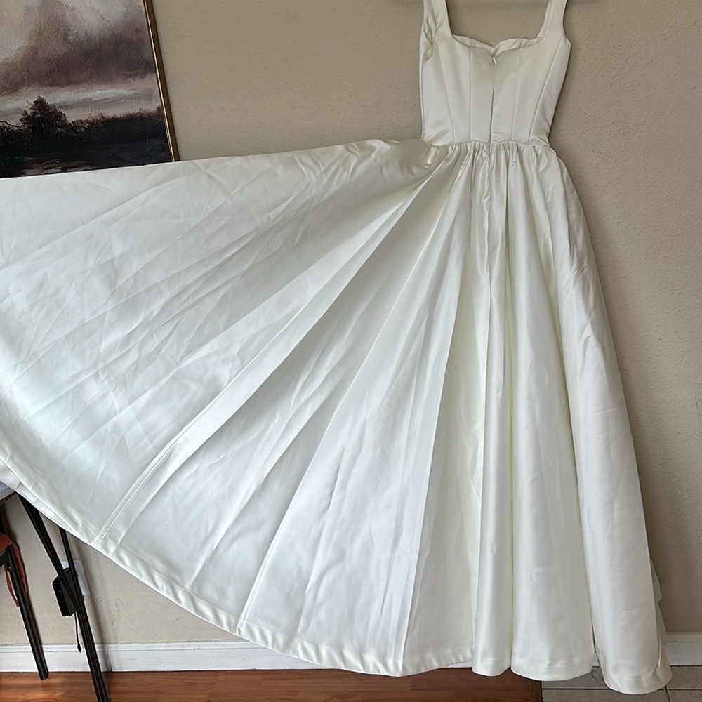House of CB Ivory Square-Neck Ball Gown Wedding Dress - Picture 13 of 17